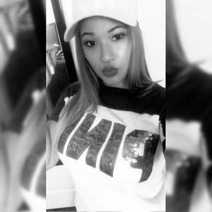 Meet your Posher, Isabel